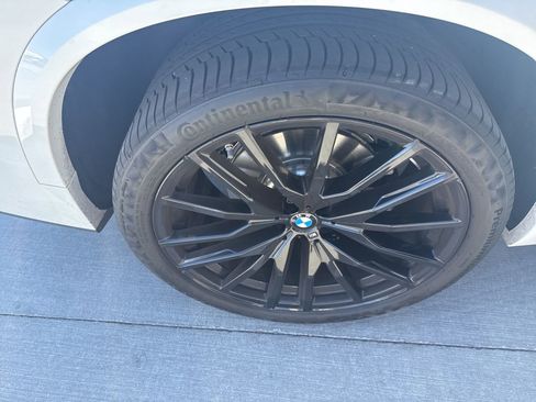 Used 2024 BMW X5 sDrive40i w/ M Sport Package image 14