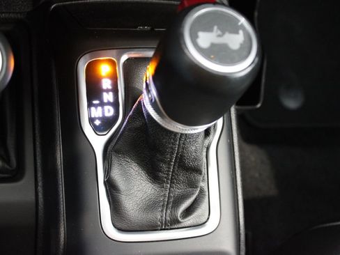 Used 2021 Jeep Wrangler Unlimited Sahara image 14