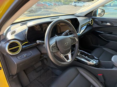 Used 2025 Chevrolet Trax ACTIV w/ Driver Confidence Package FWD image 12