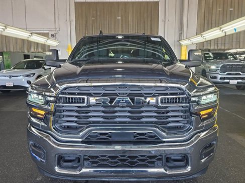 Used 2025 RAM 2500 Big Horn AWD/4WD image 3