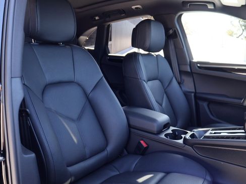 New 2026 Porsche Macan image 24