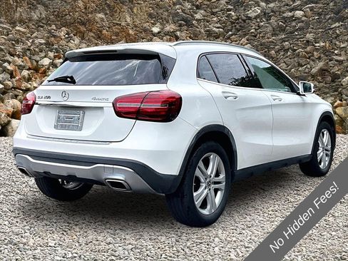 Used 2019 Mercedes-Benz GLA 250 4MATIC w/ Premium Package image 2