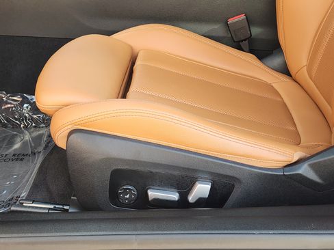 Used 2023 BMW 430i Coupe w/ M Sport Package RWD image 25