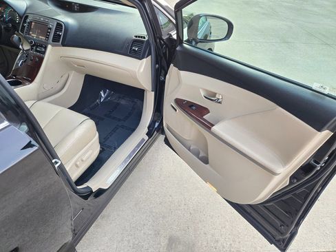 Used 2011 Toyota Venza AWD w/ Premium Pkg #2 image 18
