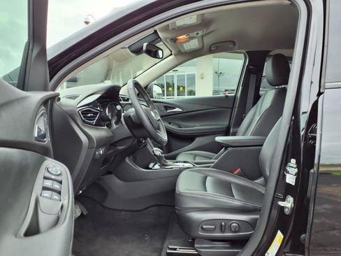Used 2020 Buick Encore GX Essence FWD image 23