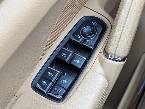 Used 2014 Porsche Cayenne AWD/4WD image 23
