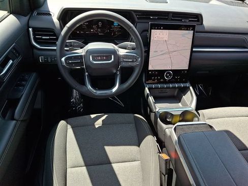 Used 2025 GMC Terrain Elevation AWD/4WD image 11