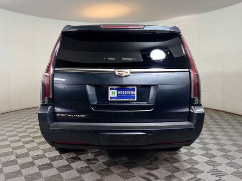 Used 2019 Cadillac Escalade ESV Platinum image 5