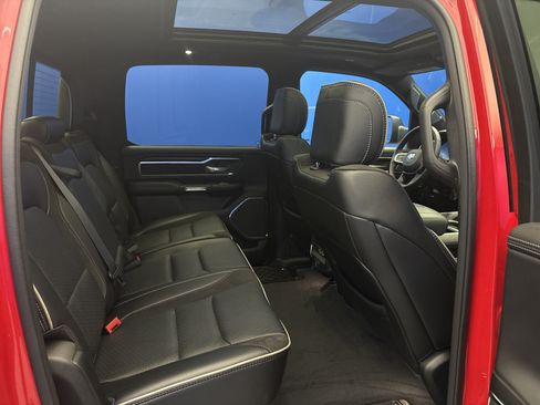 Used 2024 RAM 1500 Laramie AWD/4WD image 28