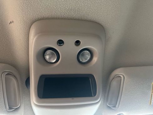 Used 2005 Chevrolet Avalanche Z66 w/ Preferred Equipment Group image 28