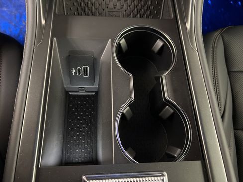 Used 2025 Lincoln Nautilus Premier w/ Equipment Group 102A image 17