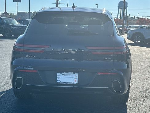 Used 2022 Genesis GV70 2.5T w/ Select Package image 4