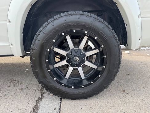 Used 2018 RAM 1500 Laramie w/ Convenience Group AWD/4WD image 9