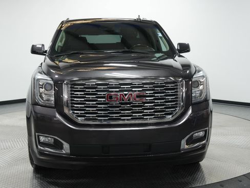 Used 2018 GMC Yukon XL Denali image 2