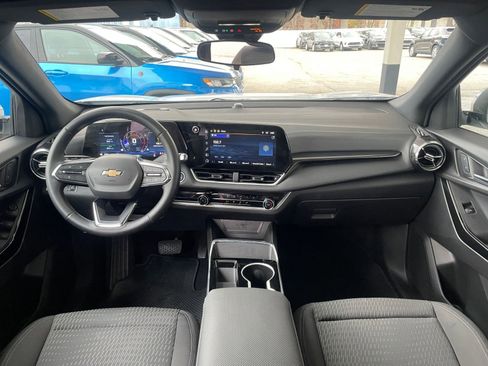 Used 2025 Chevrolet Equinox LT image 32