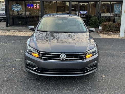 Used 2017 Volkswagen Passat 1.8T S image 3
