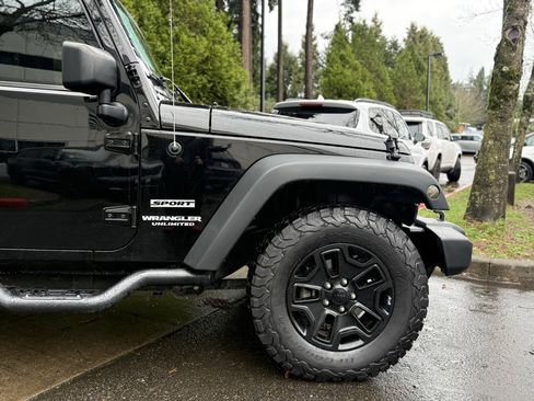 Used 2016 Jeep Wrangler Unlimited Sport w/ Connectivity Group image 17
