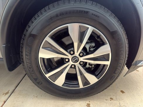 Used 2023 Nissan Murano SV image 18