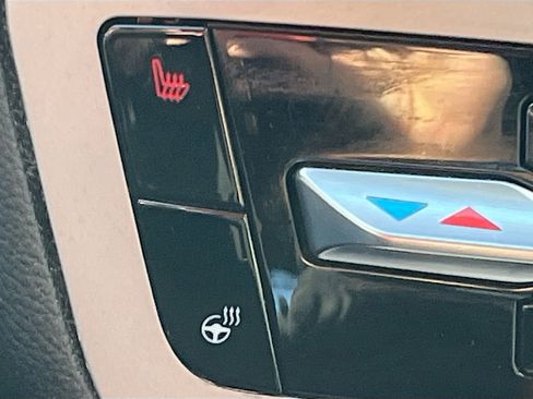 Used 2024 Ford Explorer XLT w/ Equipment Group 202A image 19