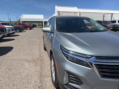 Used 2024 Chevrolet Equinox LT image 3