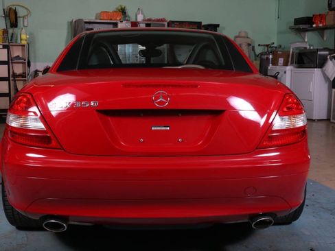 Used 2005 Mercedes-Benz SLK 350 w/ Entertainment Pkg image 22