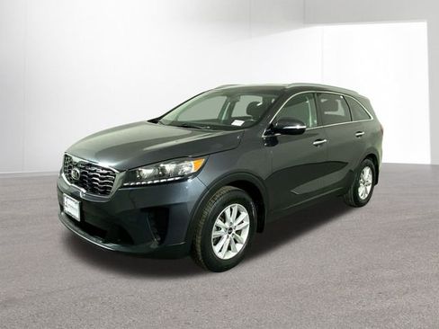 Used 2019 Kia Sorento LX w/ LX Convenience Package image 1