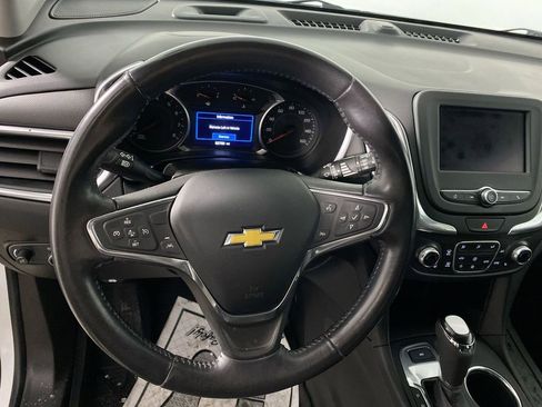 Used 2020 Chevrolet Equinox LT w/ Driver Convenience Package image 14