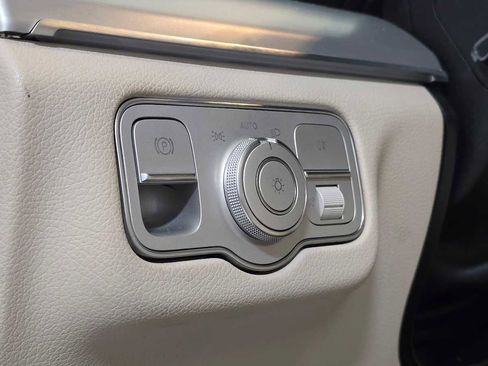 Used 2024 Mercedes-Benz GLE 350 4MATIC image 25