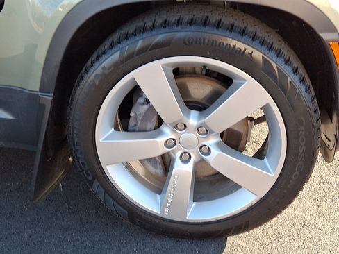 Used 2022 Land Rover Defender 110 SE image 12