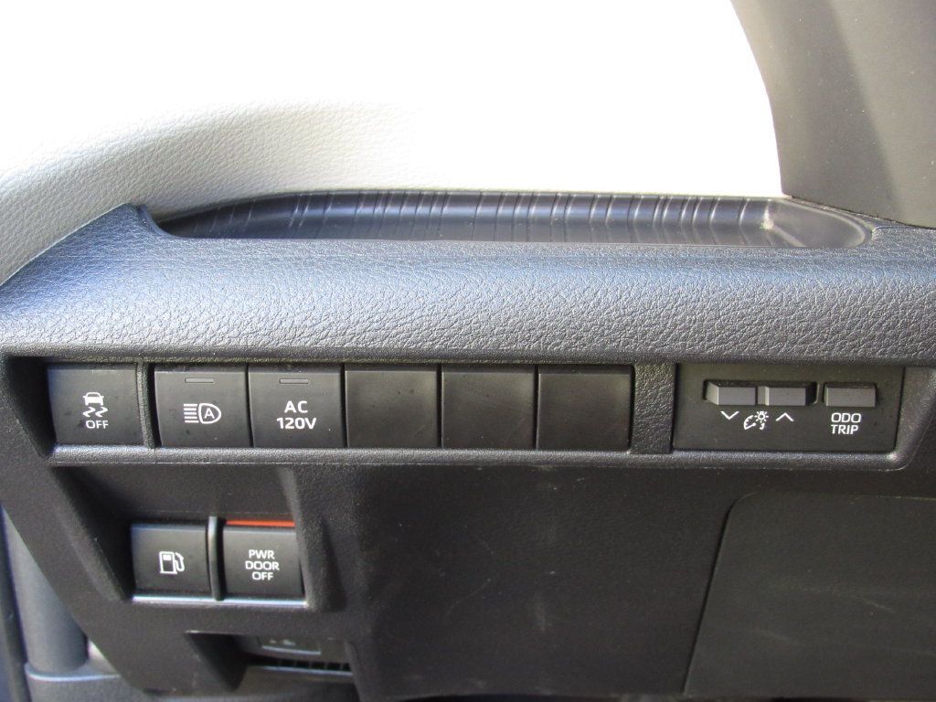 Certified 2023 Toyota Sienna XLE w/ XLE Plus Package AWD/4WD image 40