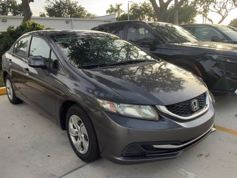 Used 2013 Honda Civic LX image 4