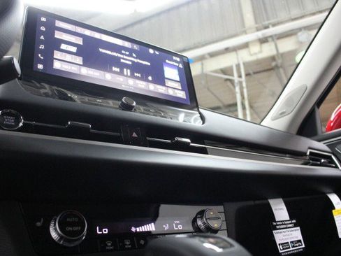 New 2026 Mitsubishi Outlander SE image 12