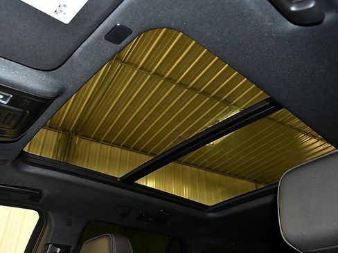 Used 2022 Chevrolet Tahoe RST w/ Luxury Package image 26