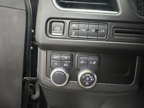 Used 2021 GMC Yukon XL SLT AWD/4WD image 11