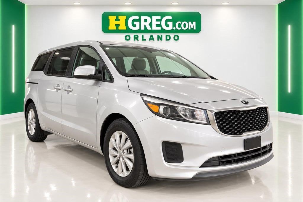 Used 2018 Kia Sedona L FWD image 4