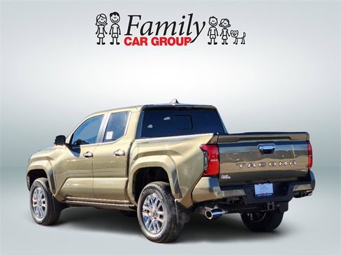 Used 2024 Toyota Tacoma Limited image 3