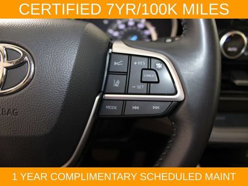 Used 2022 Toyota Highlander XLE AWD/4WD image 24