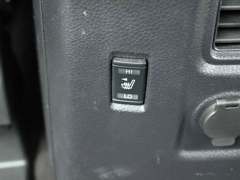 Used 2020 Nissan Titan Platinum Reserve image 38