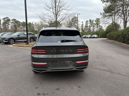 Used 2025 Genesis GV80 2.5T Select image 5