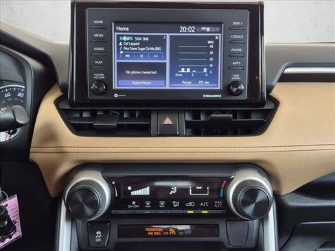 Used 2022 Toyota RAV4 LE FWD image 14