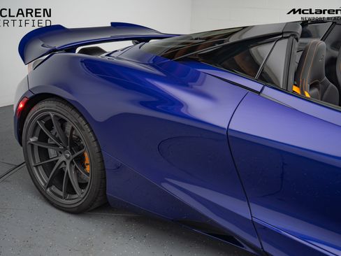 Used 2025 McLaren 750S Spider RWD image 24