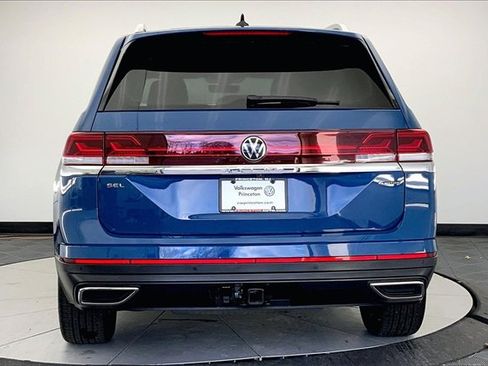 Used 2025 Volkswagen Atlas SEL image 4