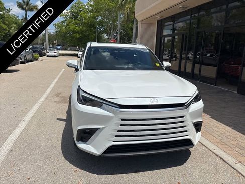 Used 2024 Lexus TX 350 AWD w/ Captains Chair Package image 3