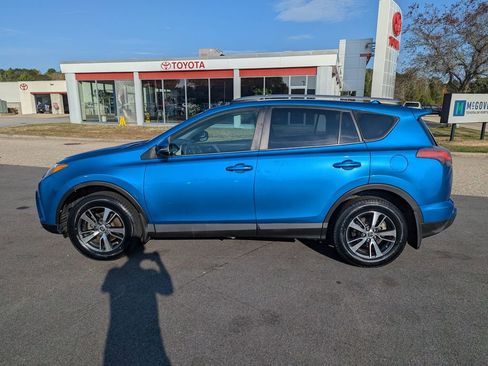 Used 2017 Toyota RAV4 XLE w/ Plus Special Value Package AWD/4WD image 2