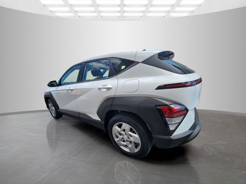 Certified 2024 Hyundai Kona SE FWD image 5