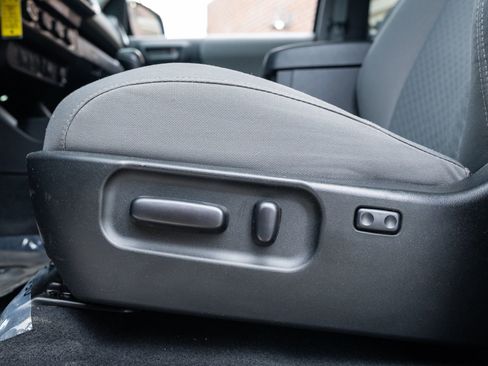 Used 2022 Toyota Tacoma SR5 AWD/4WD image 25