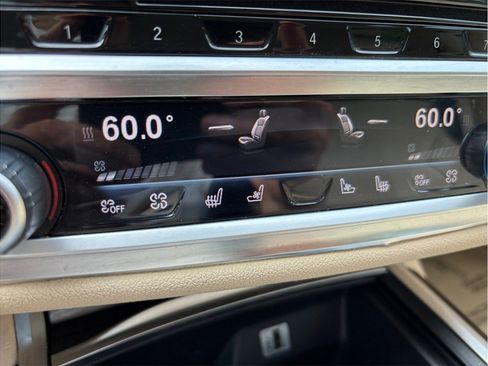 Used 2016 BMW 750i RWD image 34