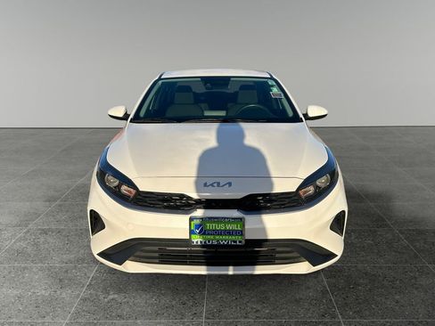 Used 2023 Kia Forte LXS image 2