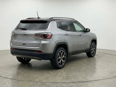 Used 2025 Jeep Compass Limited image 9