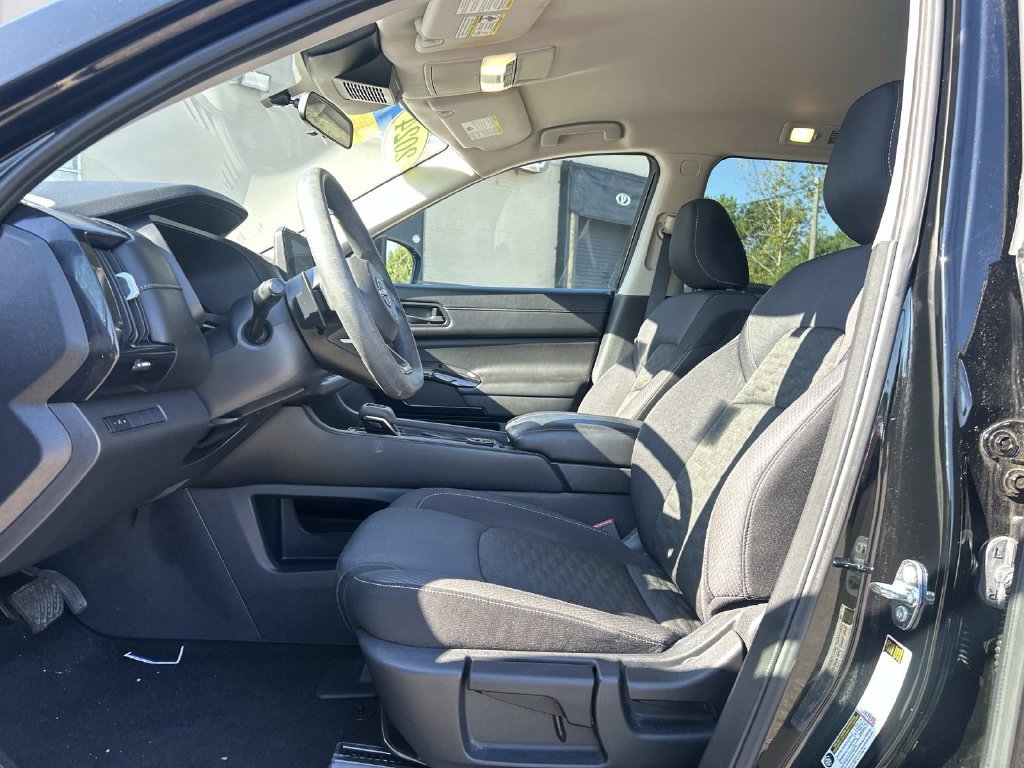 Certified 2024 Nissan Pathfinder S AWD/4WD image 12